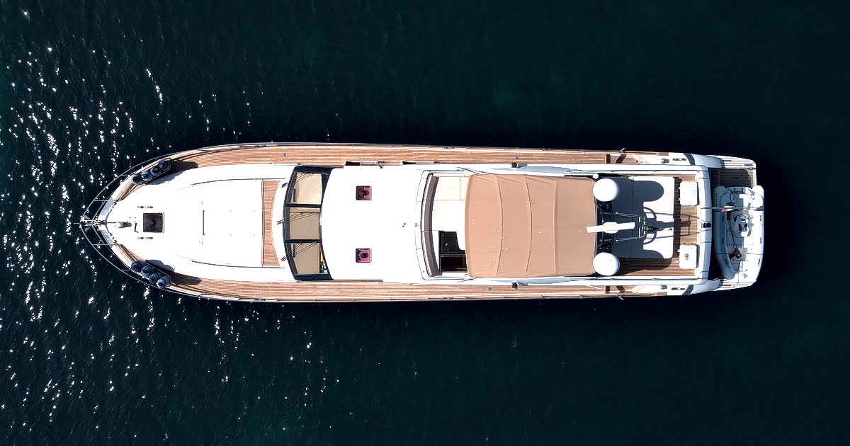 couach-2200-fly-fb-04-absolute-boat